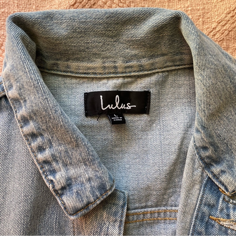 Classic Lulus Jean Jacket - Picture 3 of 3
